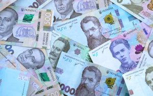 Зарплати держслужбовців у вересні: які оклади, премії та надбавки передбачені