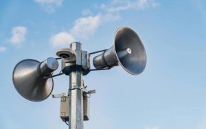 Чи можна змушувати працівників ТРЦ «відпрацьовувати» час повітряної тривоги
