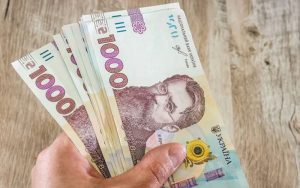 Працівникам НОК підвищать посадові оклади: затверджено нові правила