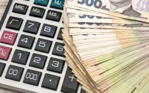 Зарплатний критерій для критично важливих підприємств: Мінекономіки назвало можливі наслідки