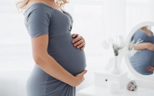 Відпустка у зв’язку з вагітністю та пологами: ПФУ роз’яснив правила оформлення