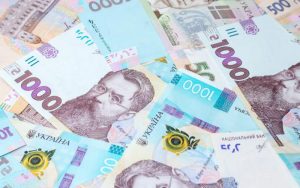 Мінфін оновив дані про зарплати держслужбовців: скільки нарахували у серпні