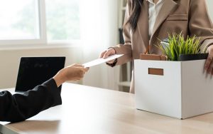 Скорочення персоналу прогнозують у трьох секторах: результати опитування НБУ