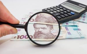 Оборона, зарплати та пенсії — у пріоритеті: уряд пояснив відтермінування частини видатків