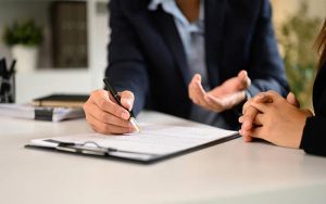 Право на відключення від роботи: кого стосується та як має працювати ця гарантія
