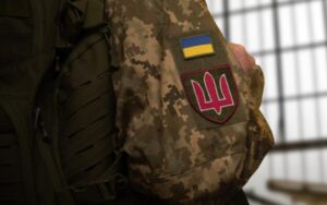 Військовослужбовець у відпустці: документи, облік і правила виїзду за кордон