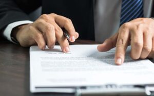 Алгоритм продовження строку дії строкового трудового договору (контракту) з керівником закладу загальної середньої освіти в умовах воєнного стану